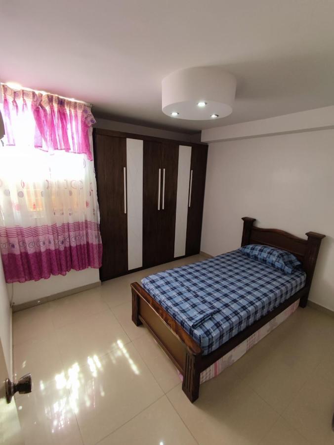 Apartamento Frente Al Aeropuerto De Майкетія Екстер'єр фото